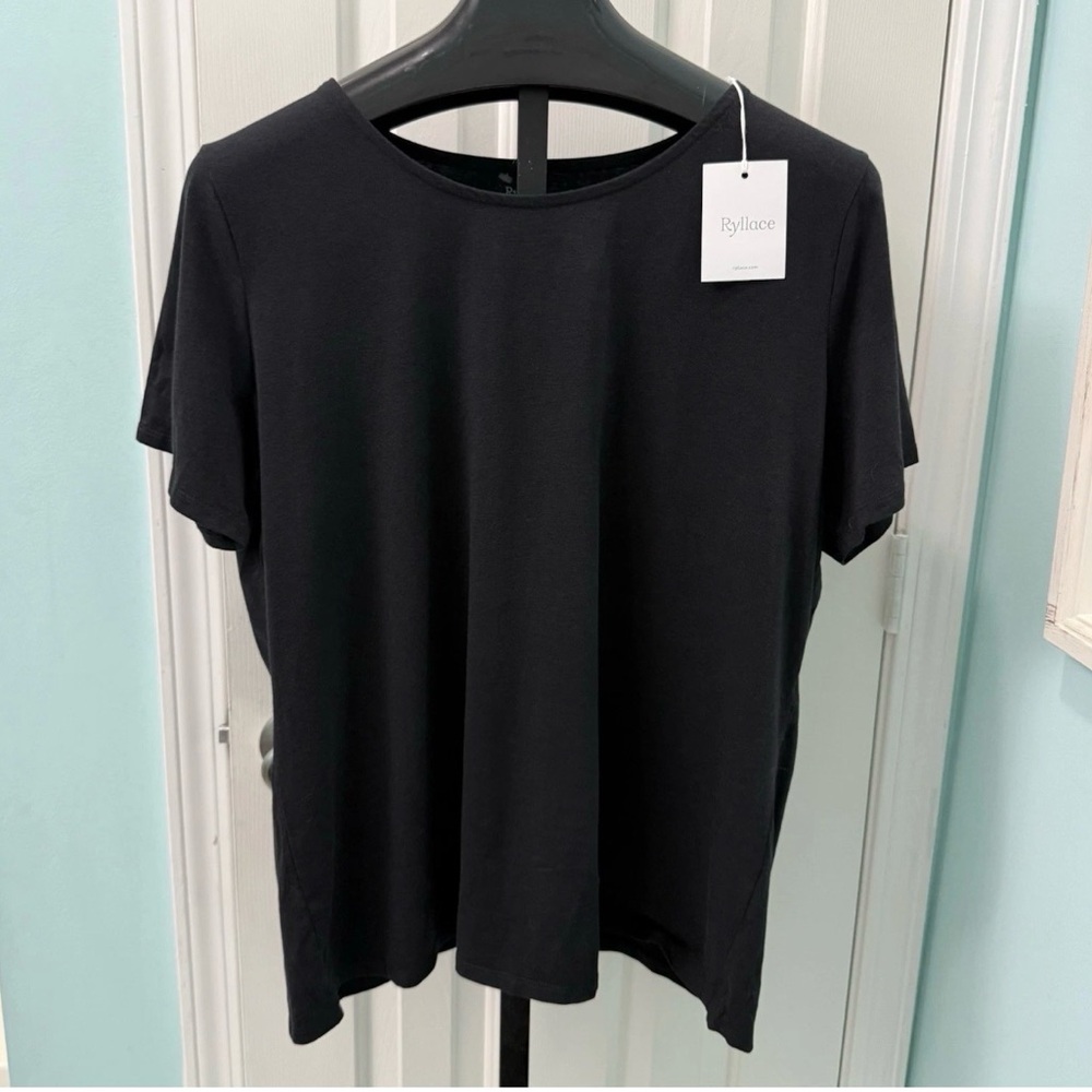 NWT Ryllace Women's Size 2X Solid Black Round Neck T-shirt